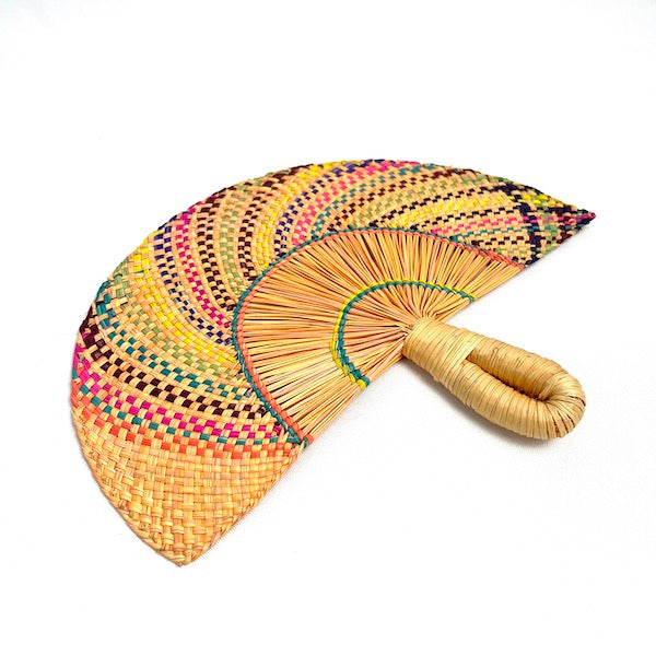 Abanico en iraca fina de colores
